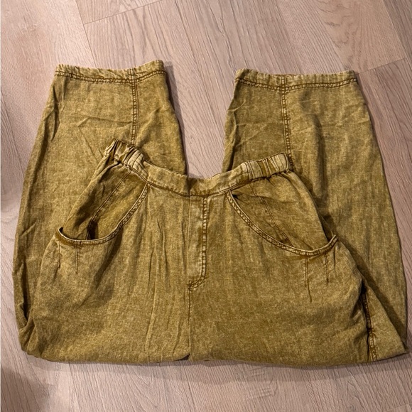 Free People High Road Solid Olive Green Pull-On Barrel Pants Size Large NWT - Picture 9 of 11